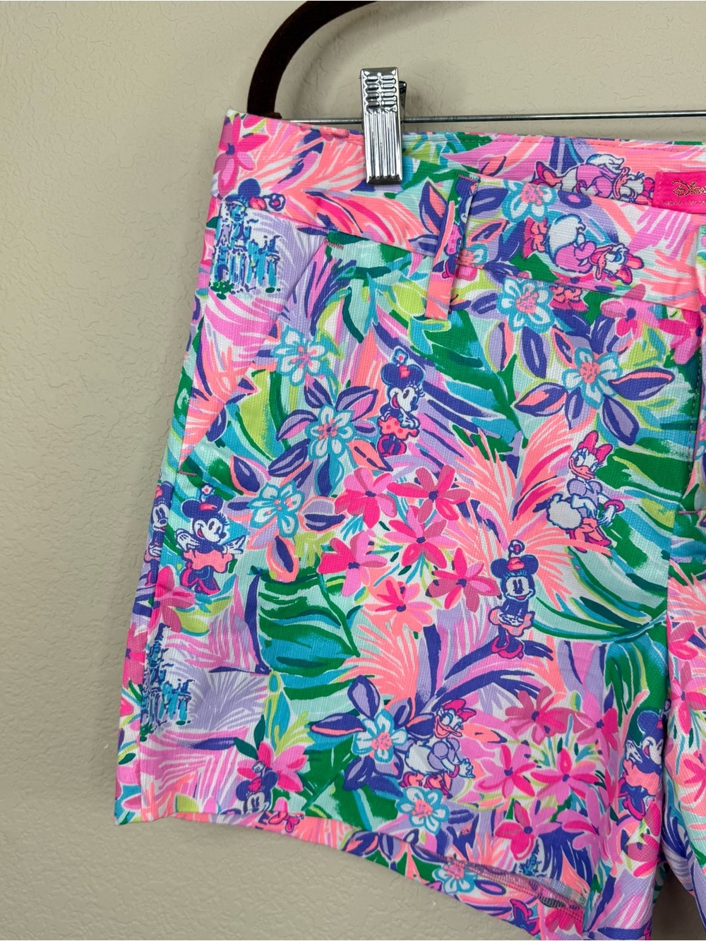 NWT Lilly Pulitzer Disney Dreamin Callaha Shorts Sz 10 Minnie Daisy Duck Flora - Picture 4 of 16